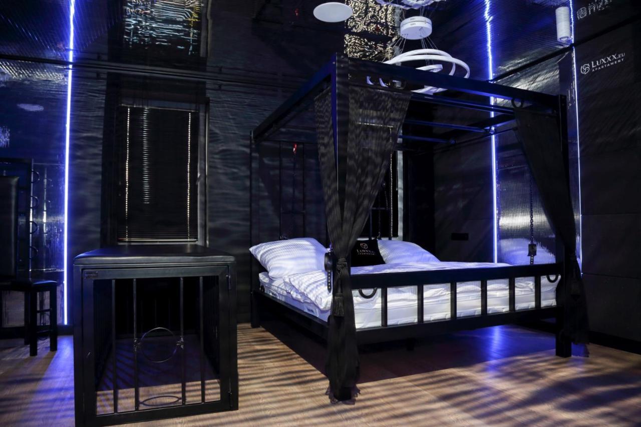 Bdsm Apartament Czestochowa Luxxx - Adults Only - Tylko Dla Doroslych Esterno foto
