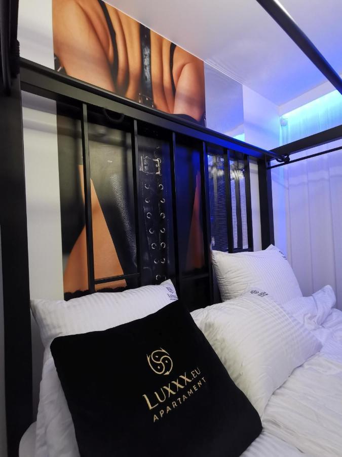 Bdsm Apartament Czestochowa Luxxx - Adults Only - Tylko Dla Doroslych Esterno foto